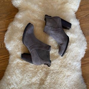 UGG Women’s Cobie II Bootie | Size US 9 | Grey | 1013683